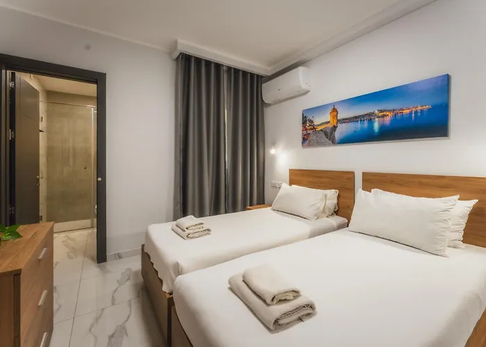 New - Only Modern 2-bedroom Maiosnette With Private Heated Jacuzzi By Sf Homes