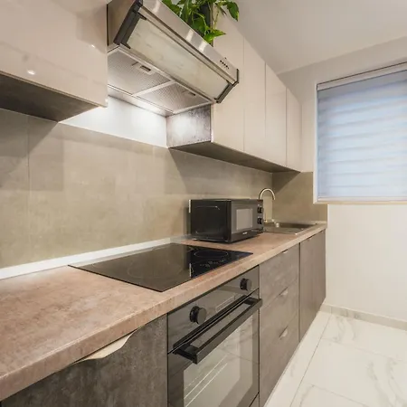 Apartman New - Only Modern 2-bedroom Maiosnette With Private Heated Jacuzzi By Sf Homes