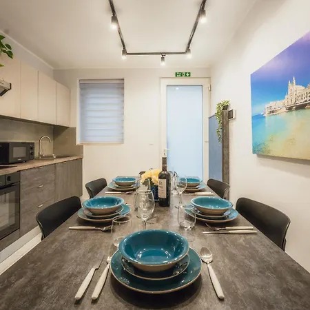 New - Only Modern 2-bedroom Maiosnette With Private Heated Jacuzzi By Sf Homes *