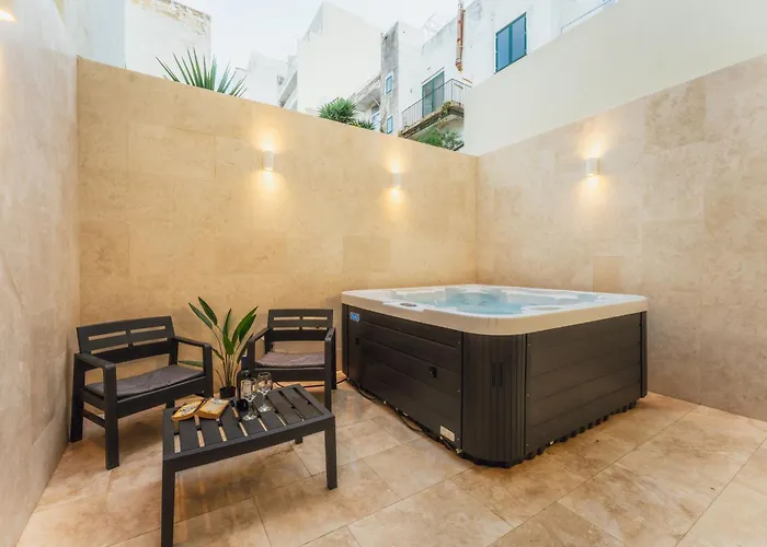 New - Only Modern 2-bedroom Maiosnette With Private Heated Jacuzzi By Sf Homes *