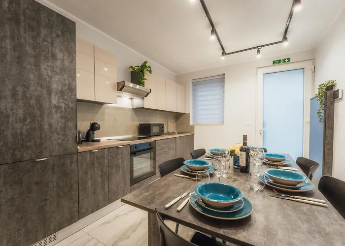 New - Only Modern 2-bedroom Maiosnette With Private Heated Jacuzzi By Sf Homes *